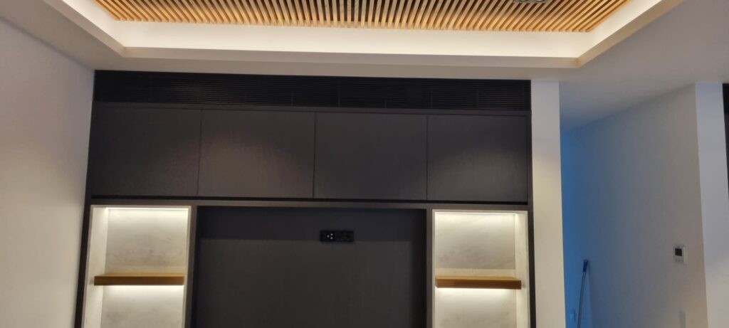 Indoor wall-mounted air conditioner